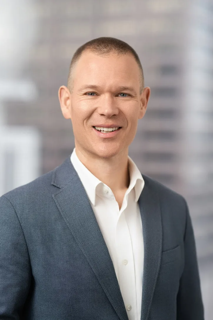 Lee Jacobs, professional headshot